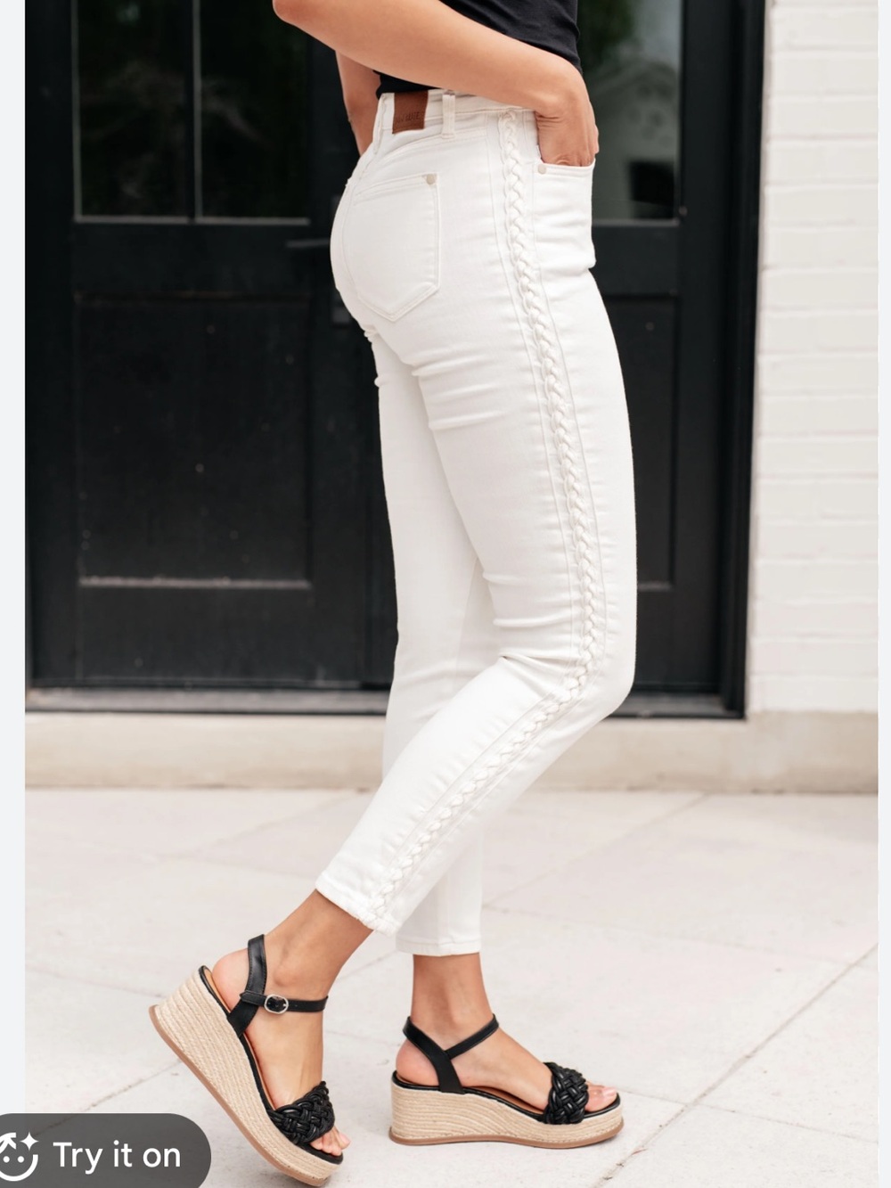 Judy Blue braided side seam relaxed fit ivory denim jeans size 13/31